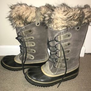 Sorel Joan of Arctic size 8 boots